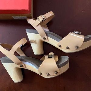 Flogg clog style rare Sandals, Size 9 1/2